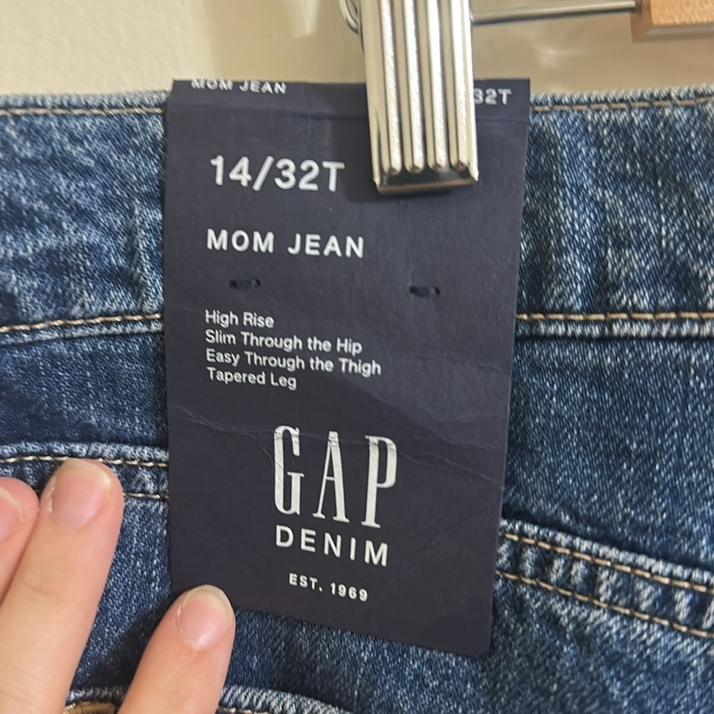 NWT Gap High Rise Mom Jeans size 14 Tall - Picture 3 of 5